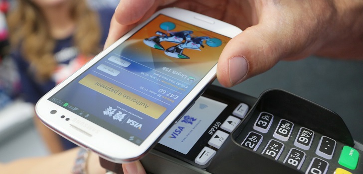 El pago por móvil se dispara: el 54% de los europeos pagan sus compras a través del ‘smartphone’ 